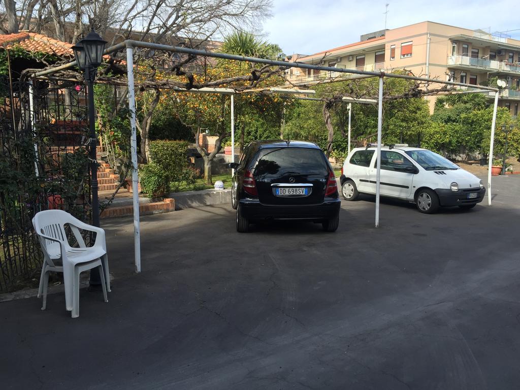 B&B Il Bagolaro Dell'Etna Sant'Agata Li Battiati Exterior photo