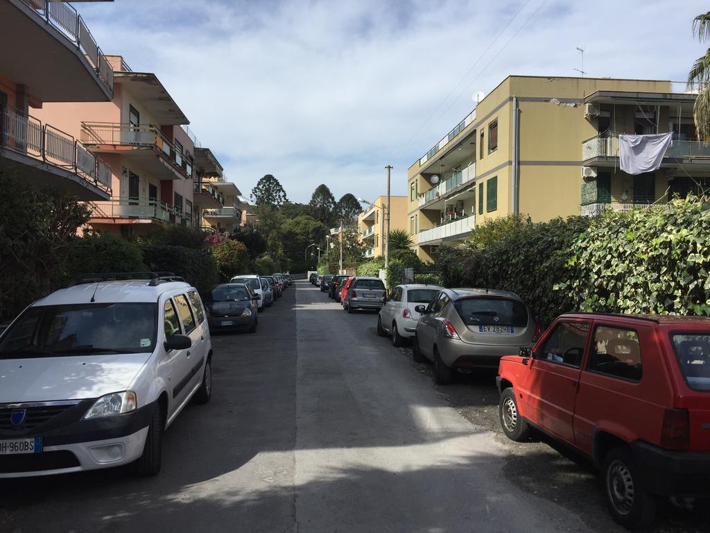 B&B Il Bagolaro Dell'Etna Sant'Agata Li Battiati Exterior photo